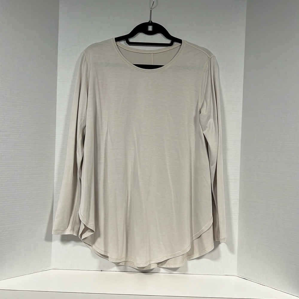 Lululemon long sleeve. Sz 6